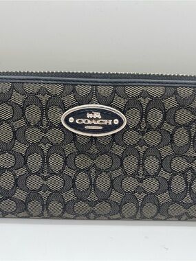 Women’s Coach Signature Print Zip- Around  Wallet